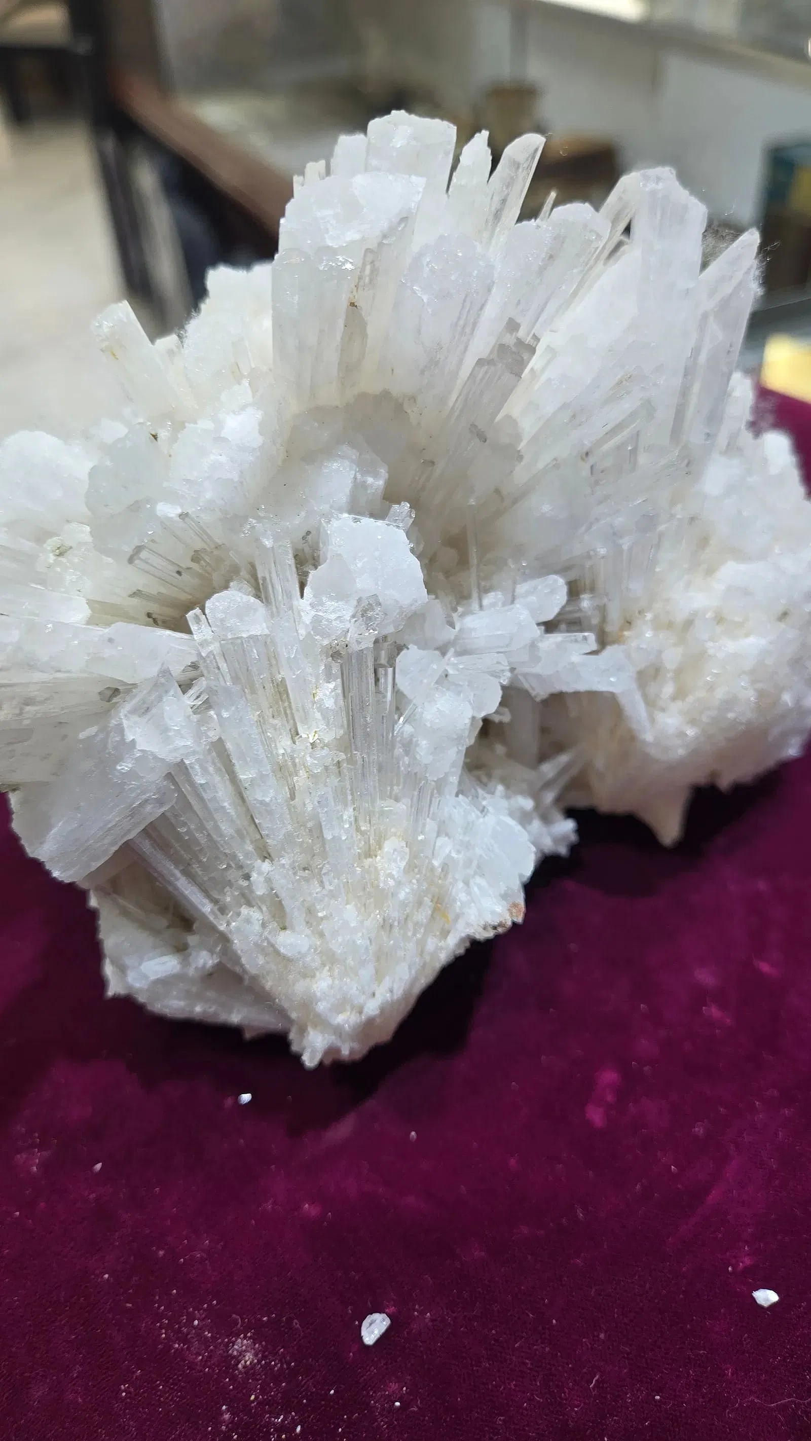 A RARE SCOLECITE SPECIMEN FORMATION - 3