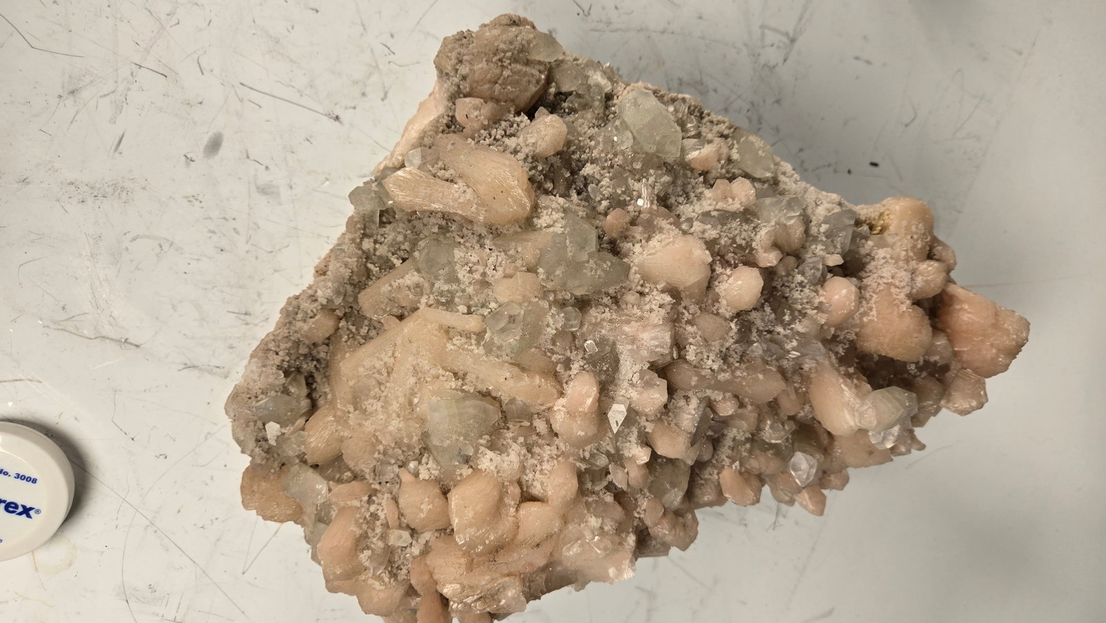 A LARGE APOPHYLLITE SPECIMEN. - 3
