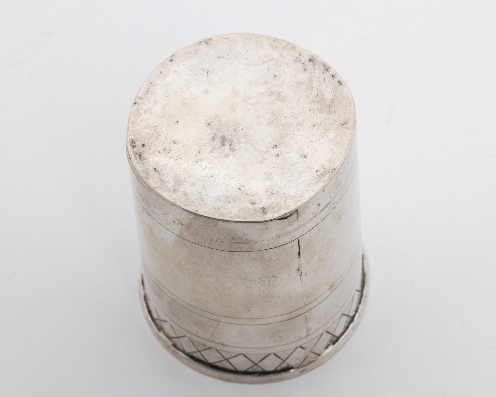A LARGE SILVER KIDDUSH BEAKER. Germany, 18th century. - 5