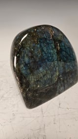 A LARGE POLISHED LABRADORITE SPECIMEN TOMBSTONE SHAPE. - 3
