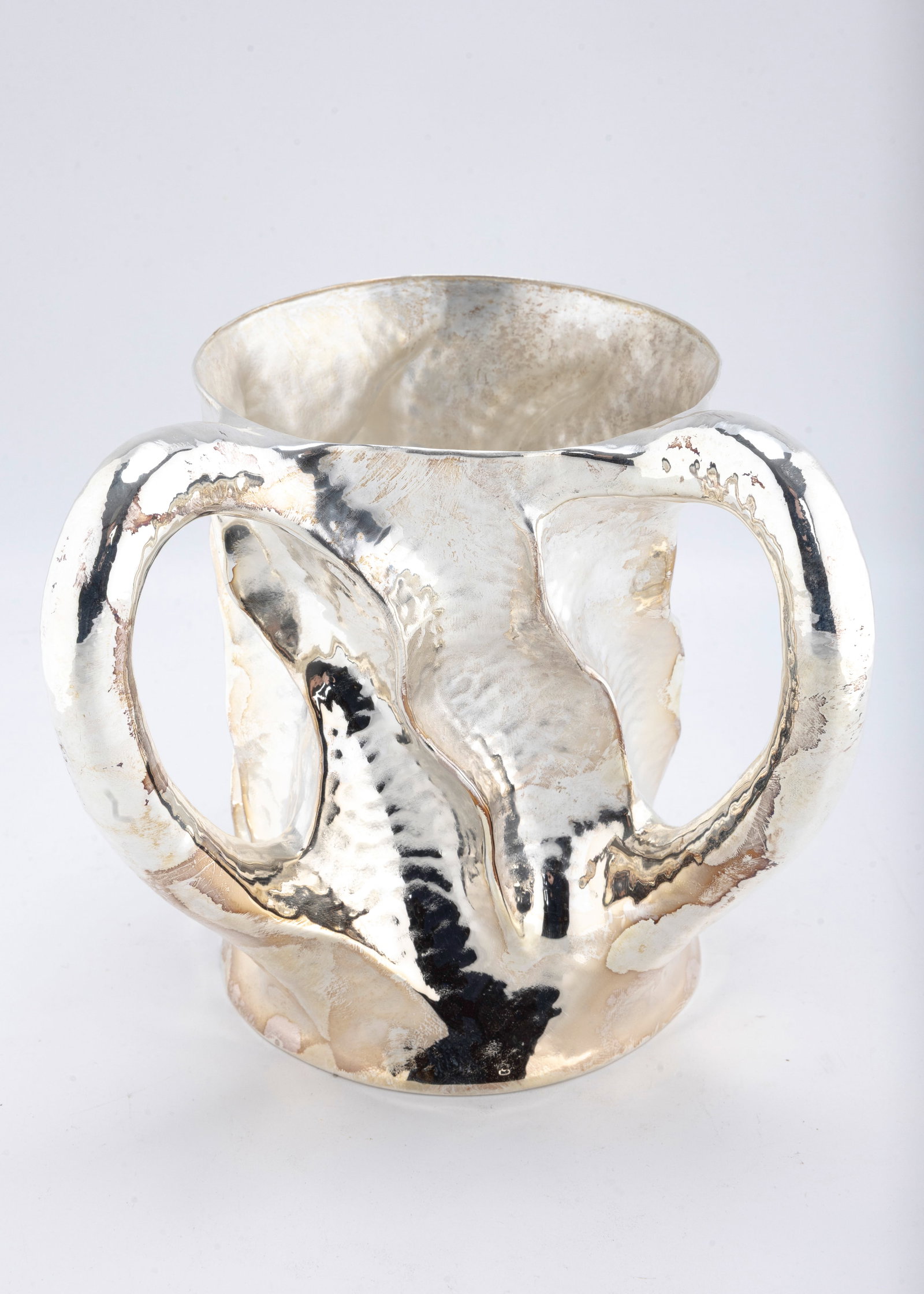 A HANDCRAFTED STERLING SILVER WASHING CUP BY PAMPALONI SILVERSMITHS, Firenze, modern. (1 of 5)