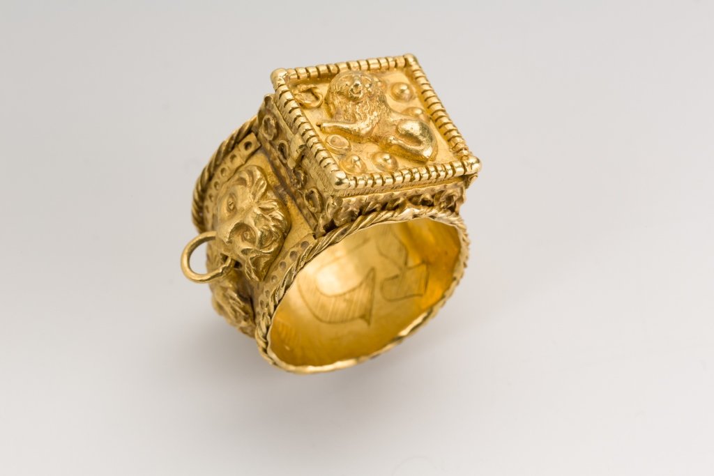 A Rare Gold Marriage Ring