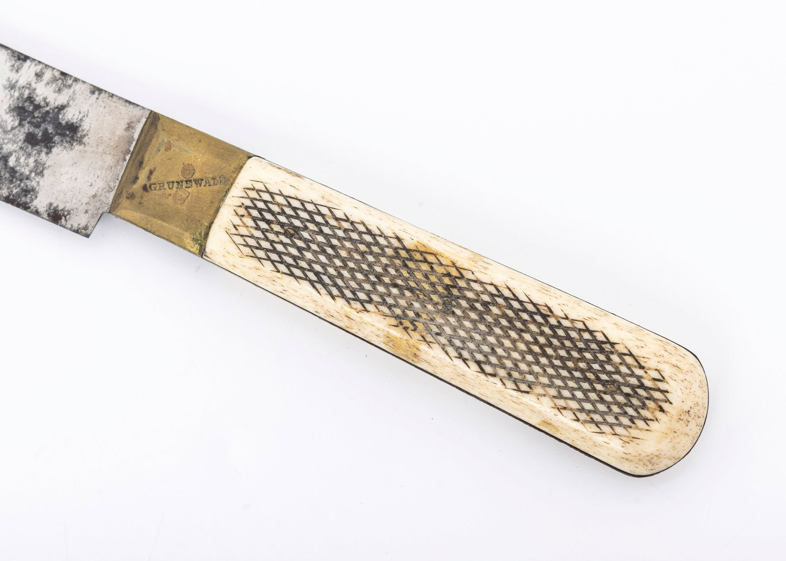 A LARGE CHALEF - 3