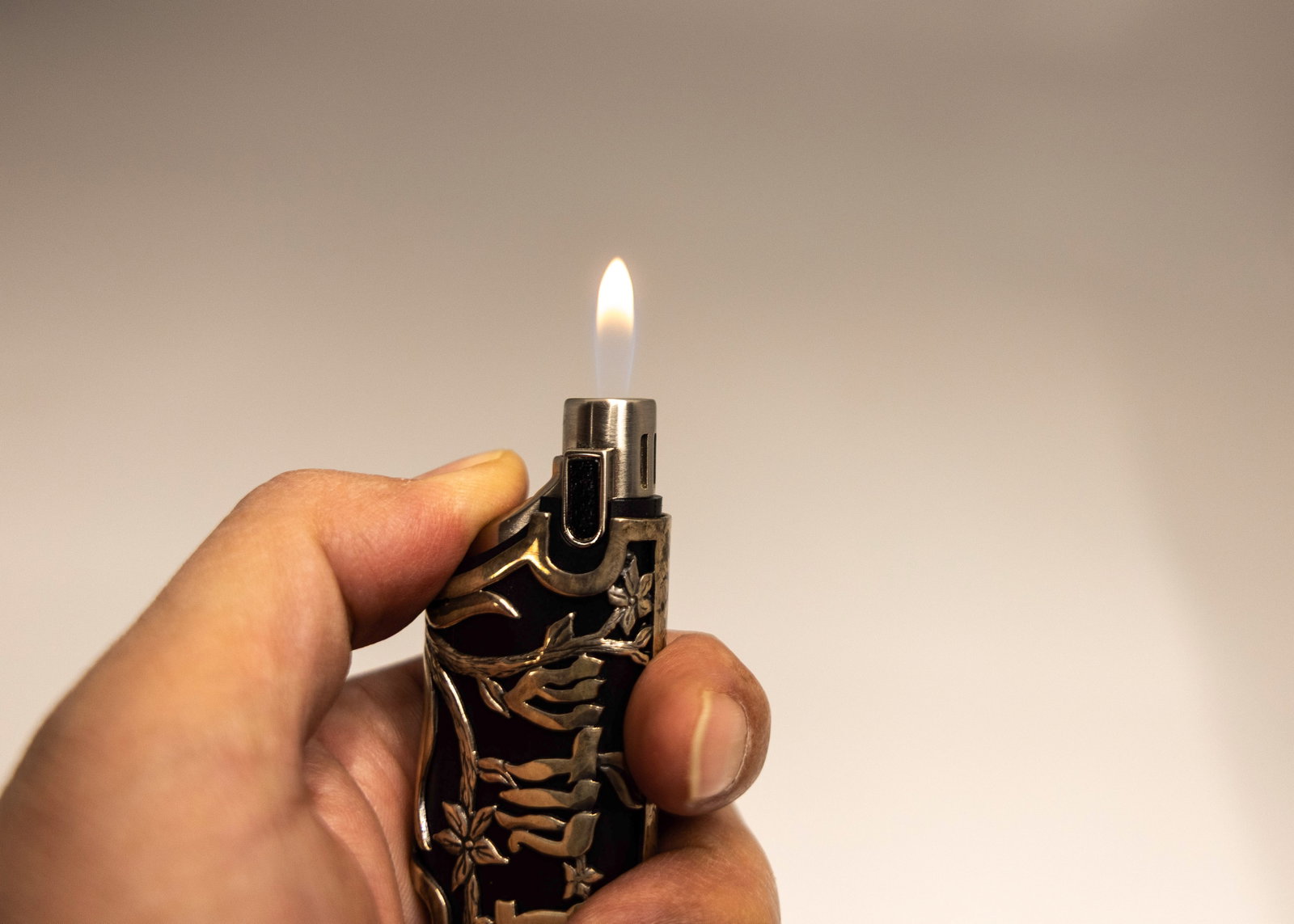A STERLING SILVER CANDLE LIGHTER. - 3