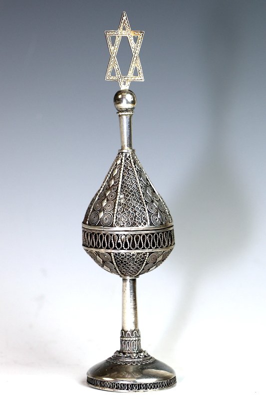 A SILVER FILIGREE SPICE CONTAINER BY IM FAIN: Israel, c.1960.On round semi-filigree base topped by a star of David6.6” tall