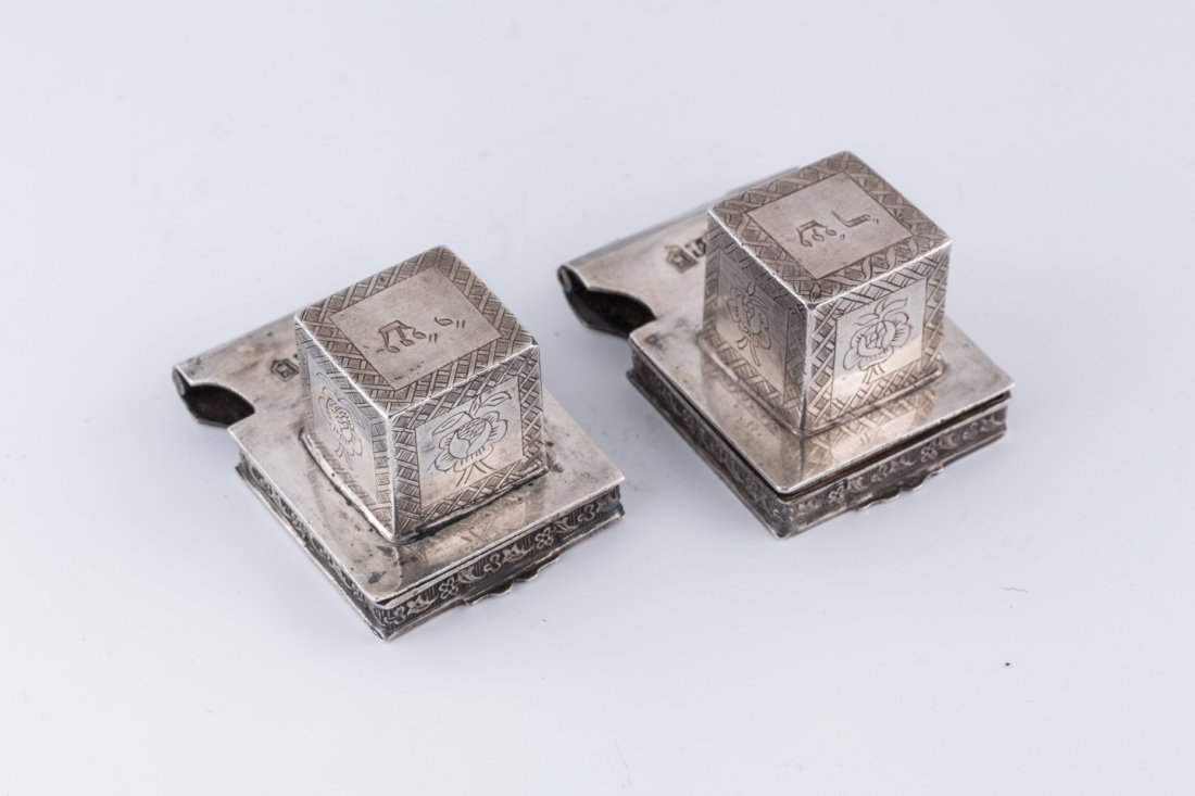 A PAIR OF SILVER TEFILLIN CASES. Polotsk, 1870. Hand (1 of 5)