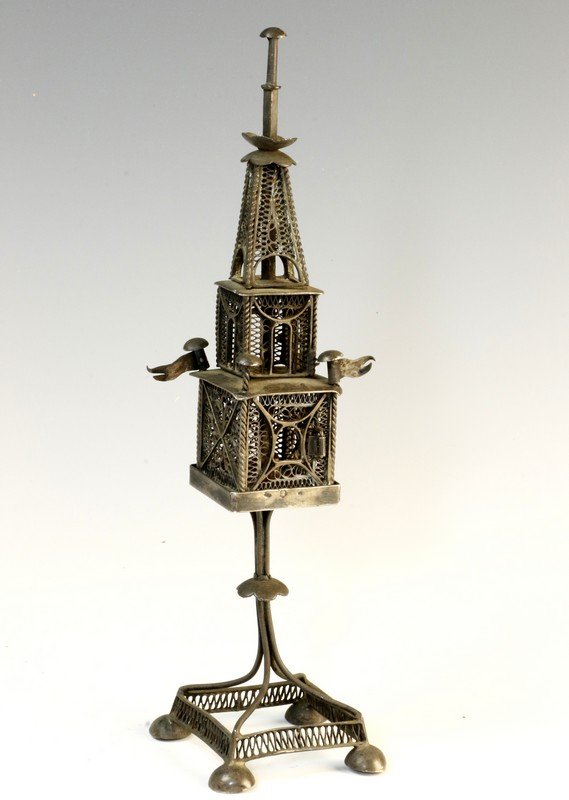 A SILVER SPICE CONTAINER. Vienna, c. 1880. On four (1 of 1)