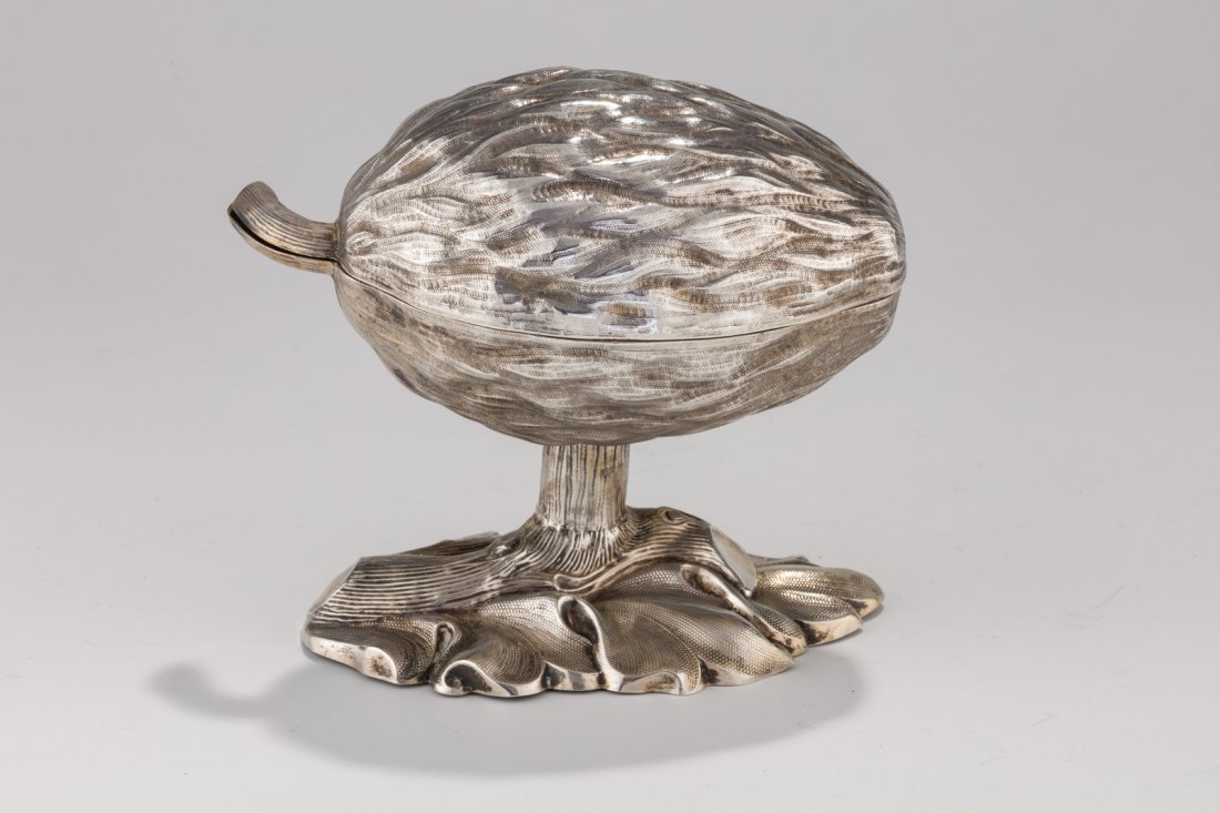 A SILVER ETROG CONTAINER. Germany, c. 1880. On trunk (1 of 1)