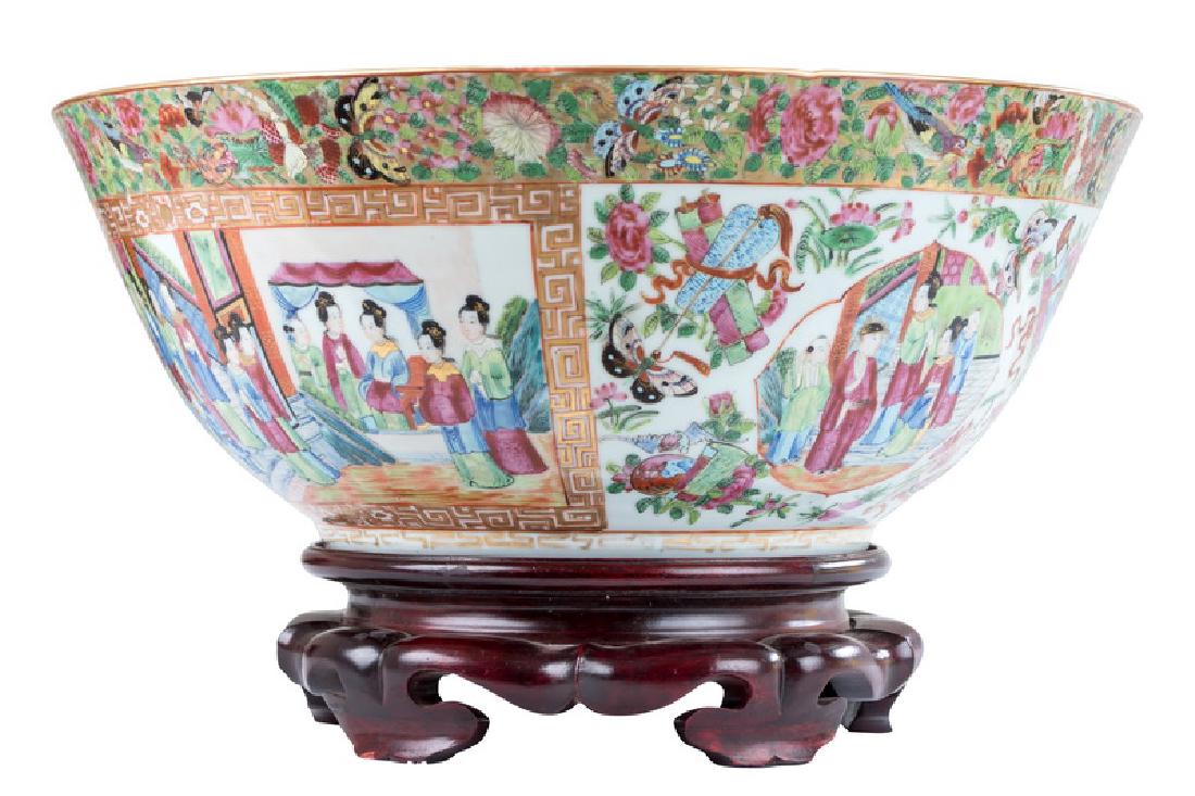 CHINESE PORCELAIN "ROSE CANTON" BOWL (1 of 7)