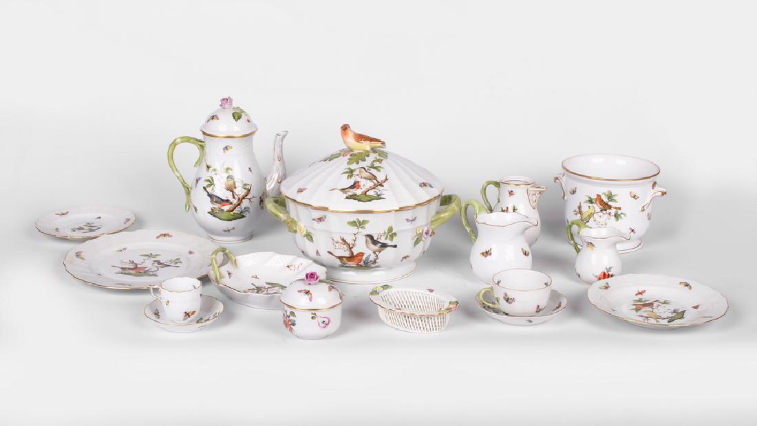 HEREND PORCELAIN DINNER SERVICE (1 of 11)