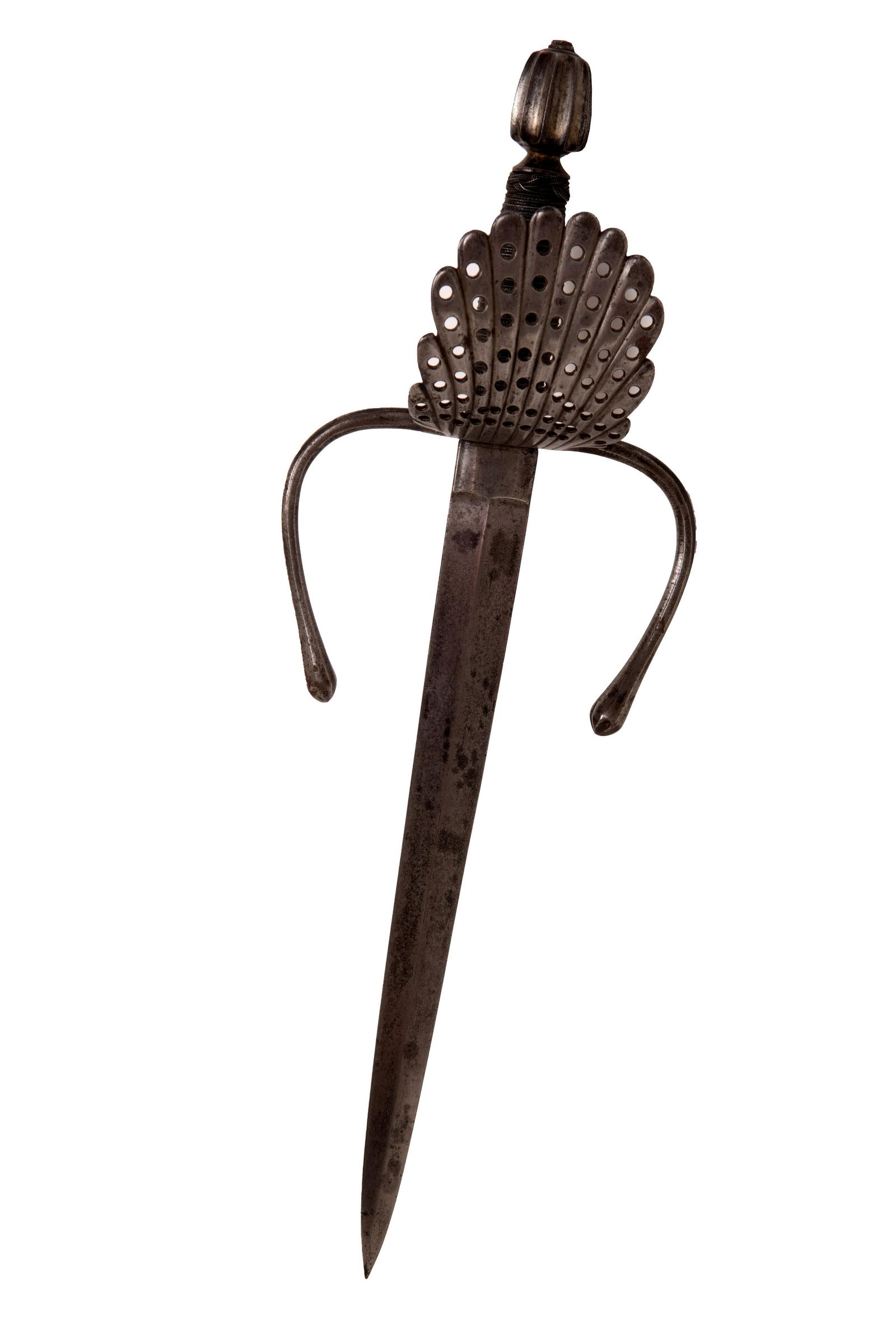 EUROPEAN MAIN GAUCHE DAGGER: The lot is being sold by a Chapter 7 Trustee on behalf of a Chapter 7 bankruptcy estate. As a result Abell shall submit to the Trustee an Auction Report which must include: (1) the date and sale of th