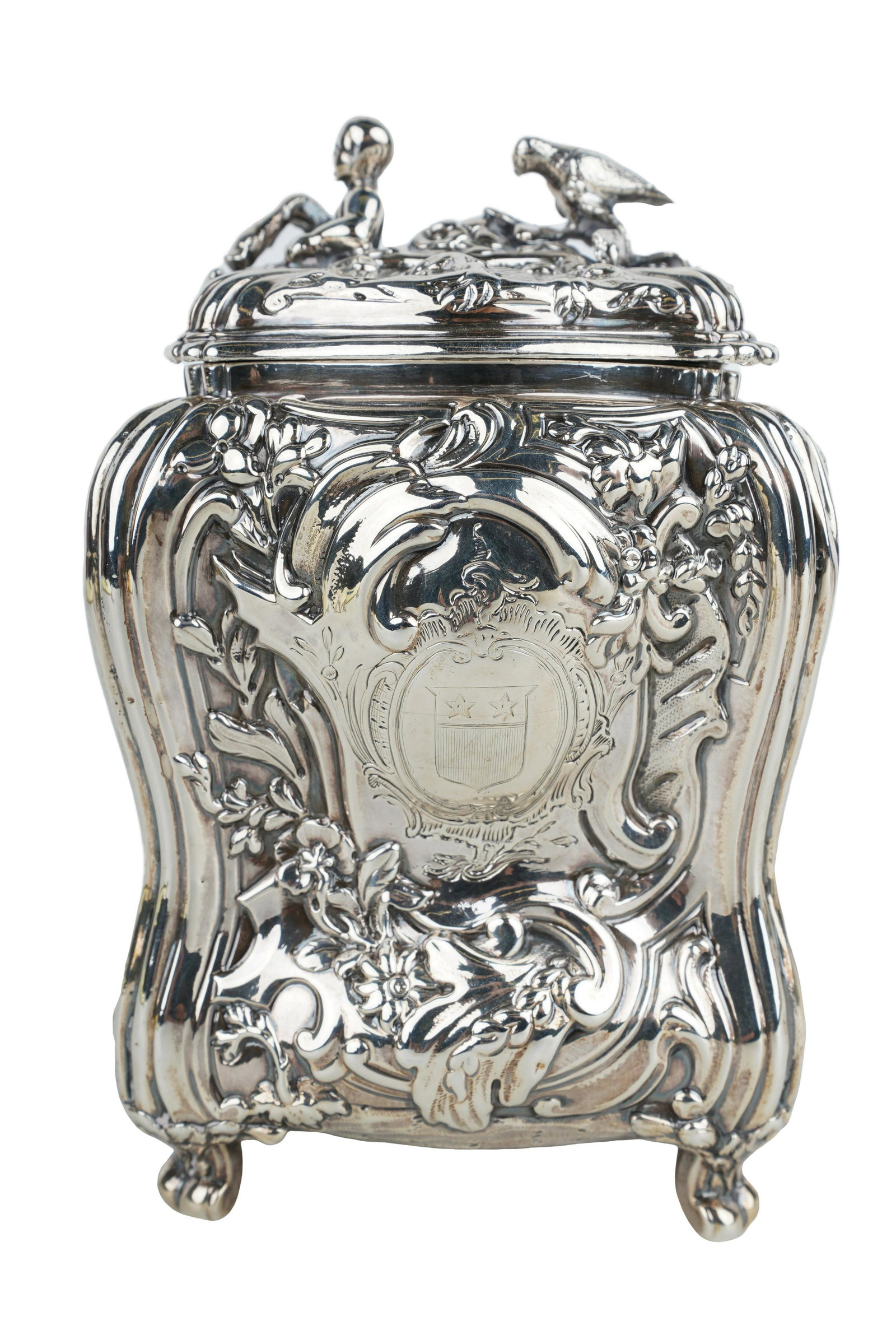 GEORGE III SILVER COVERED TEA CADDY: FV, London, 1759 8 troy ounces Provenance: The Estate of Judith Sterling Morse Plunkett 5 1/4 inches high