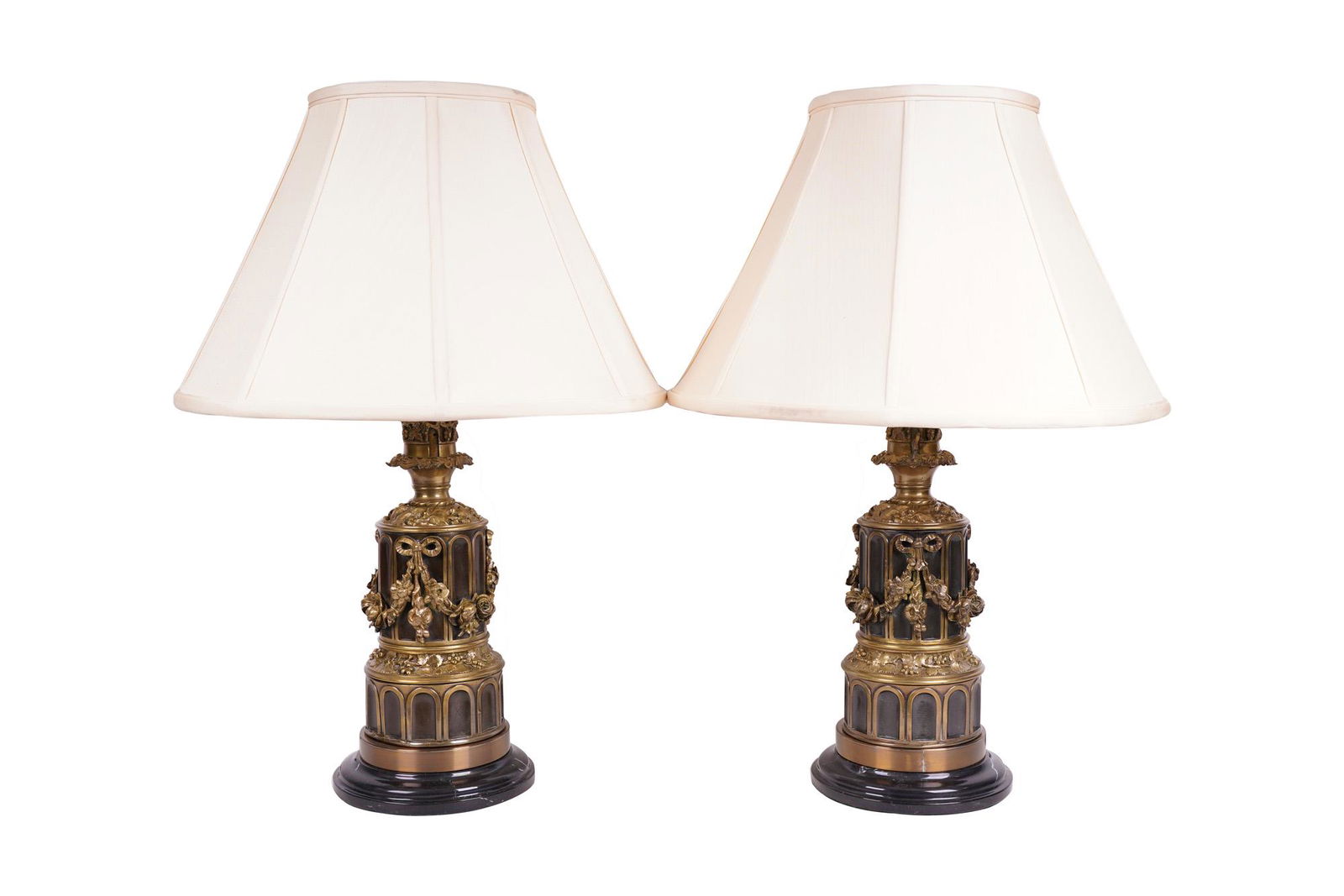 PAIR OF FRENCH OIL LAMPS (1 of 8)