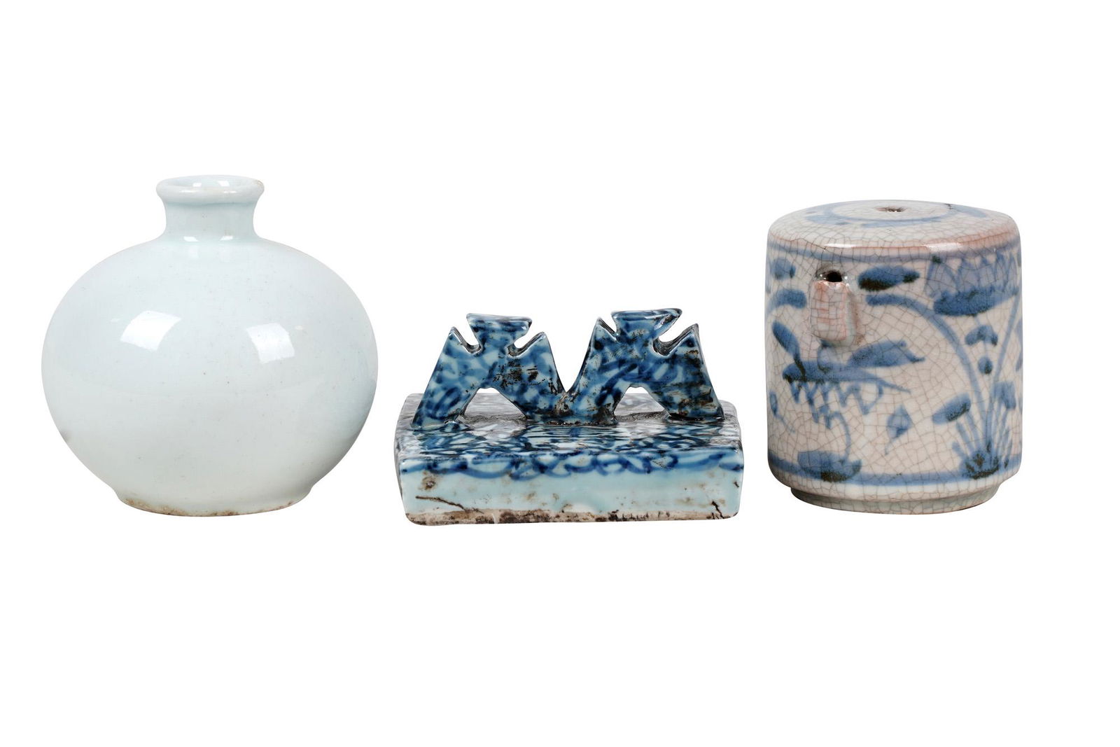 THREE SMALL KOREAN CERAMIC PIECES (1 of 15)