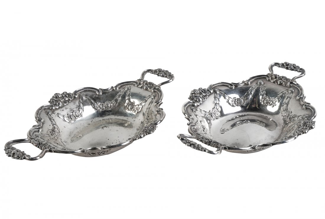 PAIR OF VICTORIAN SILVER TWO-HANDLED DISHES (1 of 7)