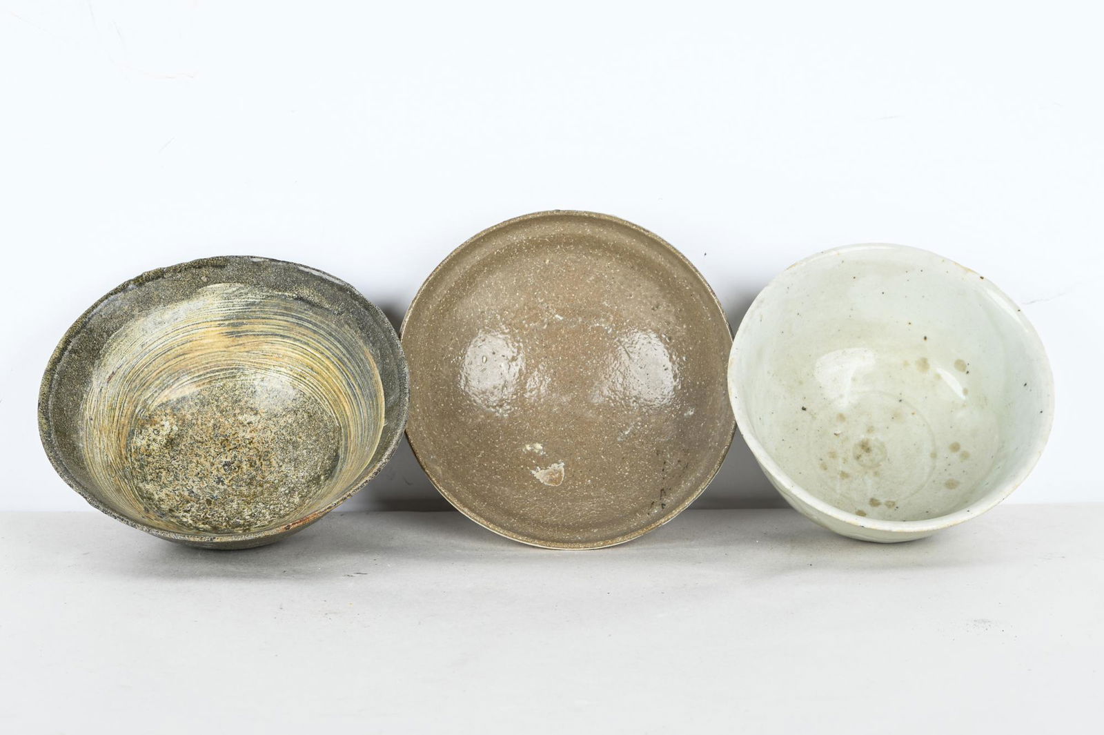 THREE KOREAN CERAMIC BOWLS (1 of 7)