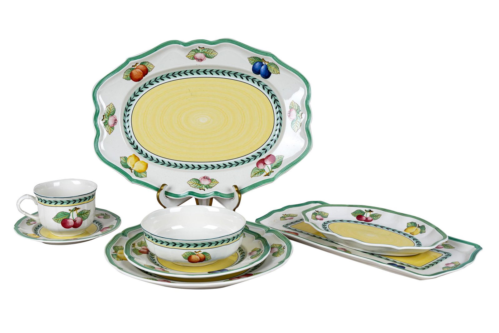 VILLEROY & BOCH "FRENCH GARDEN FLEURENCE" SERVICE: comprising six large oval serving plates (14 1/4 inches wide), eight small oval serving plate (9 1/4 inches wide); six dinner plates (10 1/2 inches diameter), five salad plates (8 1/4 inches diameter)