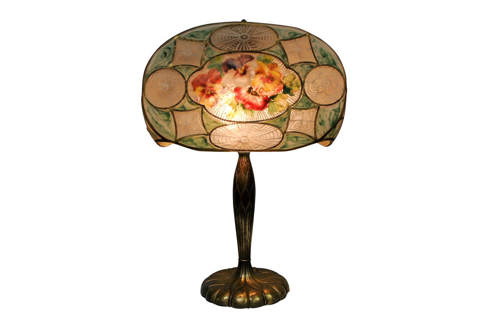 PAIRPOINT PUFFY SAN REMO TABLE LAMP: circa 1915-1920 reverse and exterior painted "Puffy" glass shade with a gilt metal base shade depicting multi-color flowers with a geometric gilt outline base stamped PAIRPOINT 3066 lower Condition: w