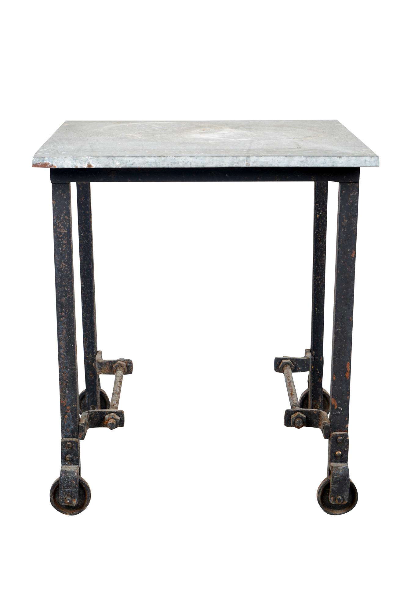 INDUSTRIAL METAL ROLLING CART (1 of 4)