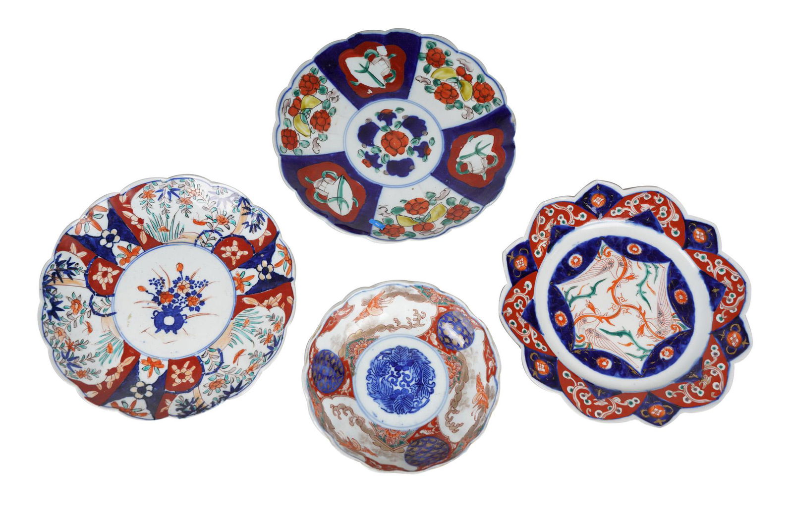 FOUR ASSORTED IMARI PORCELAIN DISHES (1 of 8)