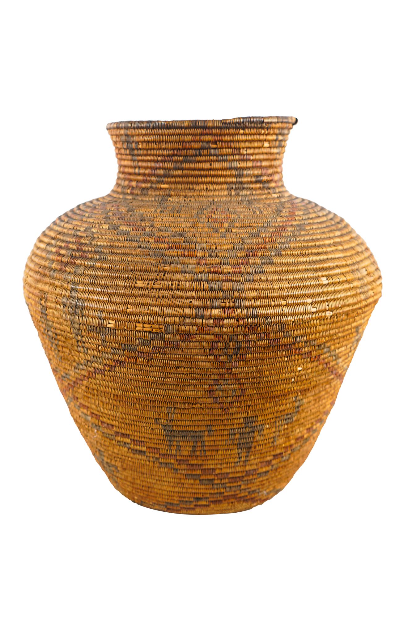 LARGE NATIVE AMERICAN APACHE OLLA BASKET (1 of 13)