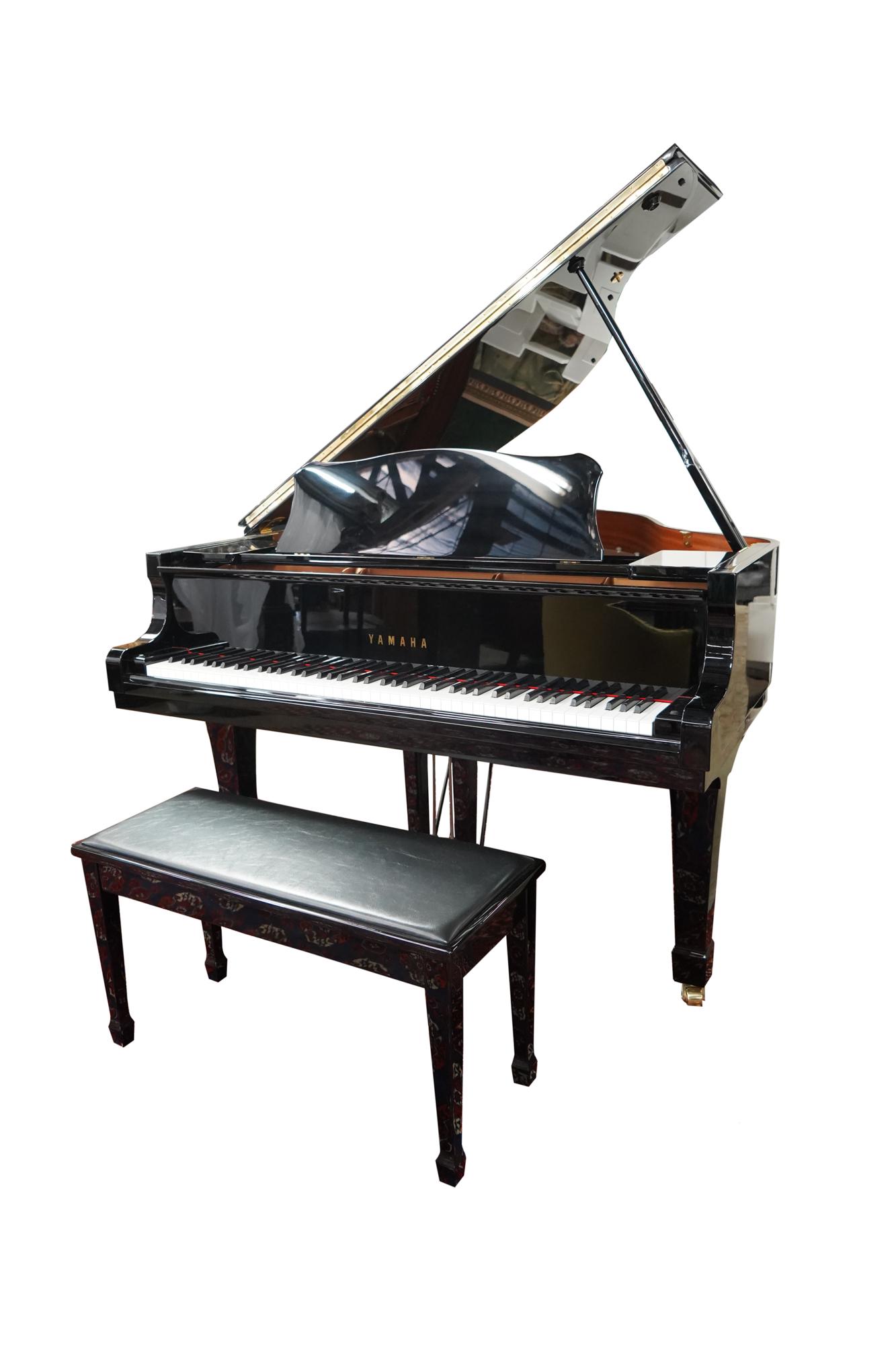 YAMAHA GRAND PIANO (1 of 17)