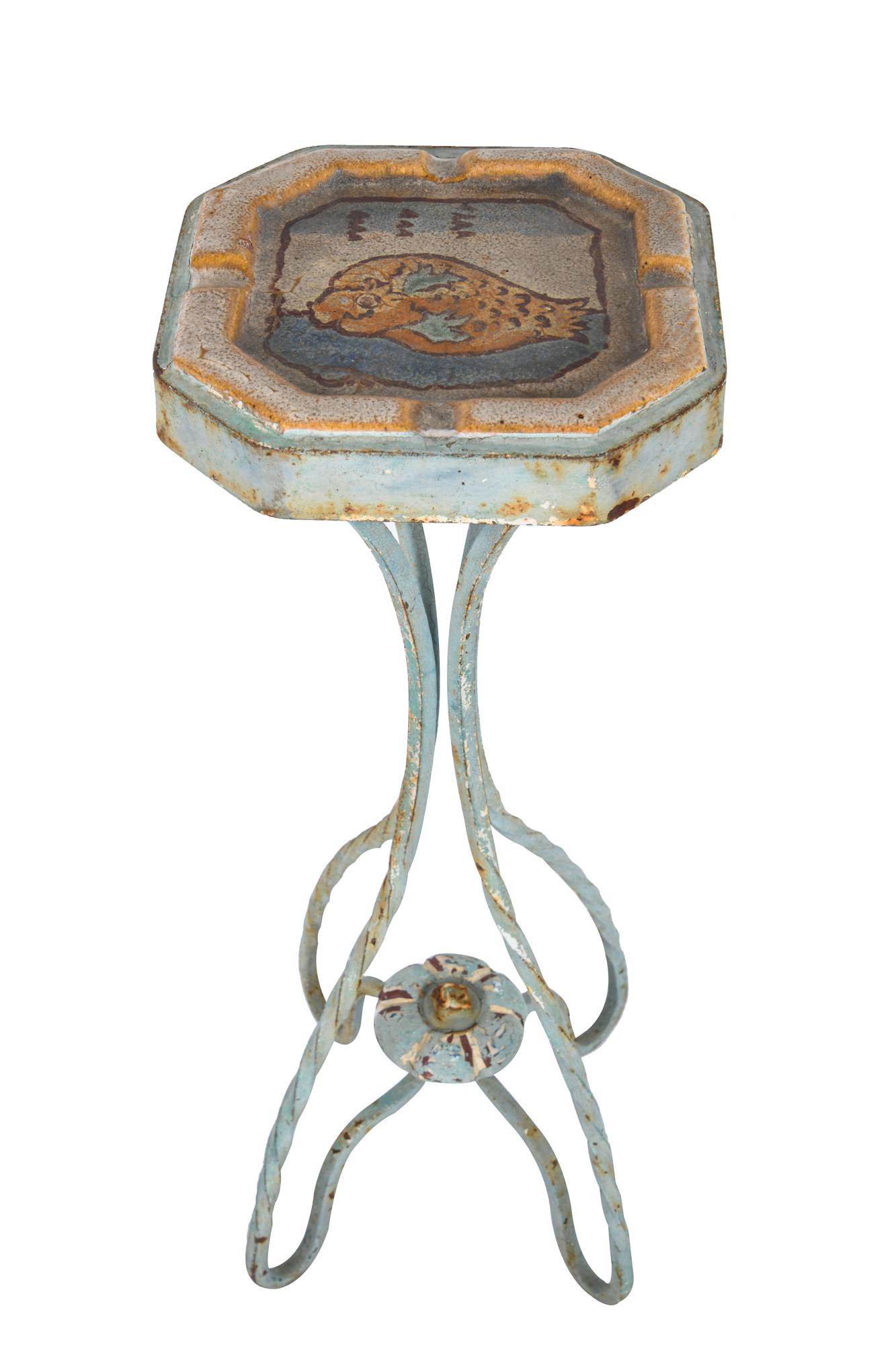 FISH TILE INSET STAND (1 of 6)