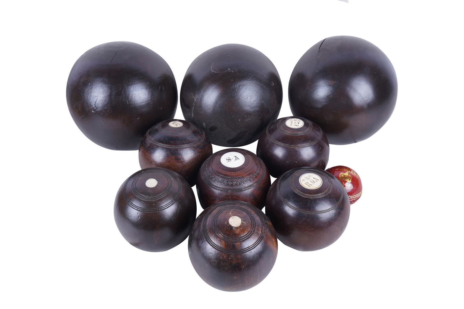 WOOD LAWN BOWLING BALL SET (1 of 8)
