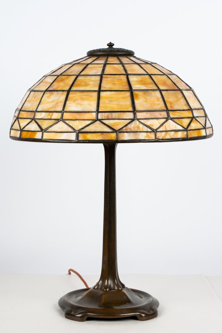 TIFFANY STUDIOS "COLONIAL" TABLE LAMP (1 of 20)