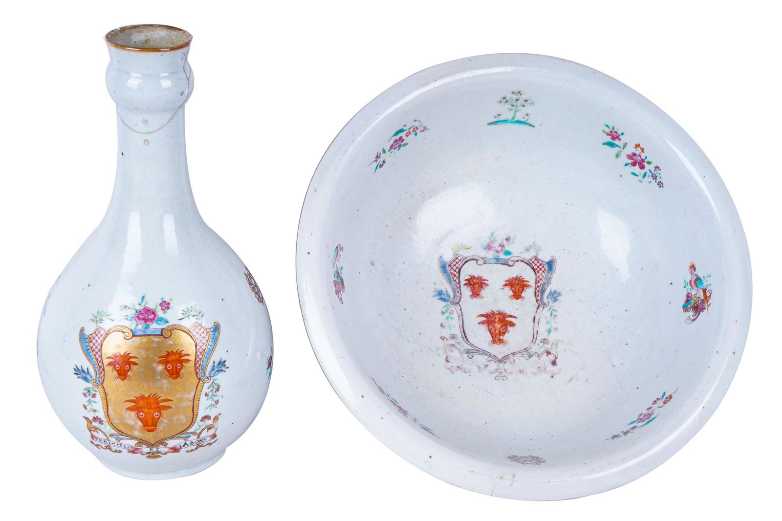 CHINESE EXPORT ARMORIAL JUG & BASIN (1 of 9)