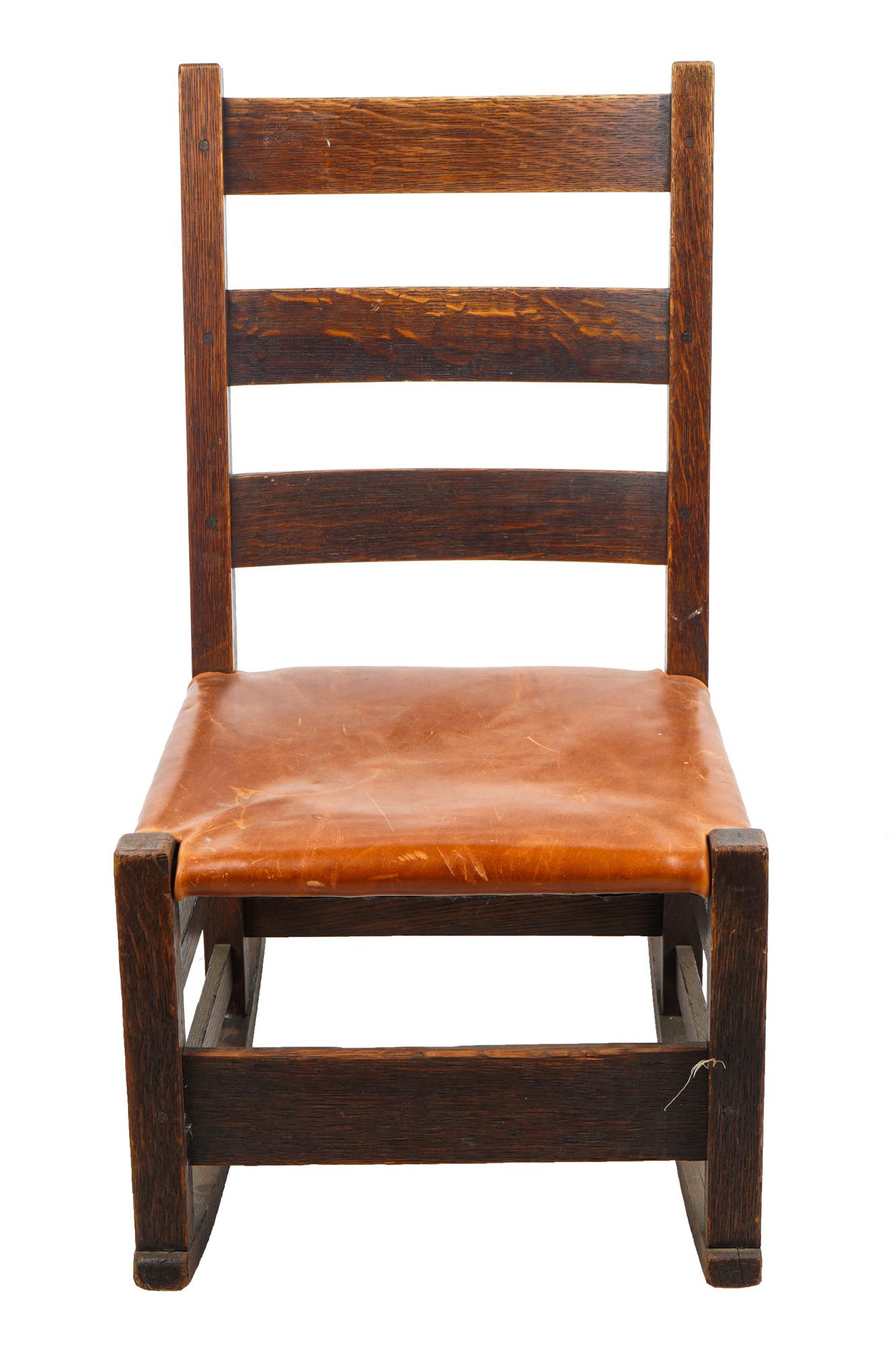 SMALL ARTS & CRAFTS OAK ROCKING CHAIR (1 of 7)