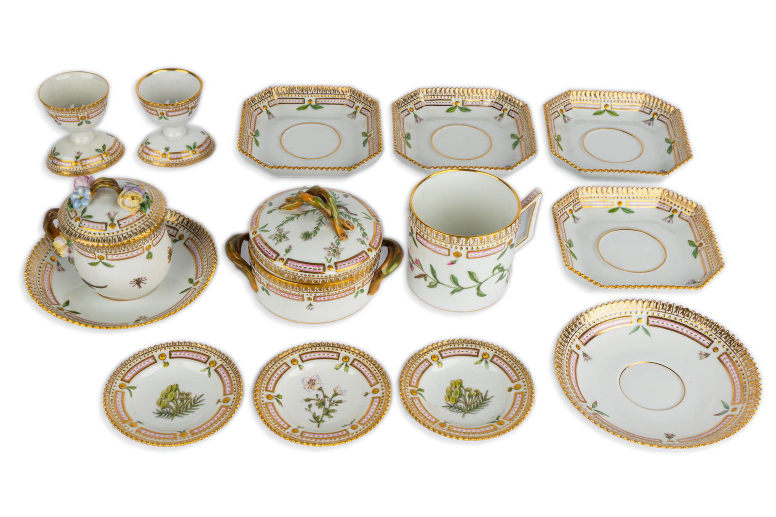 THIRTEEN ROYAL COPENHAGEN 'FLORA DANICA' ARTICLES (1 of 14)