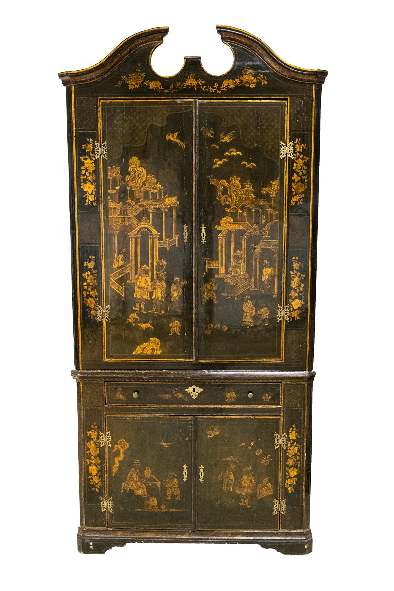 GEORGIAN BLACK & GILT JAPANNED CORNER CABINET (1 of 15)