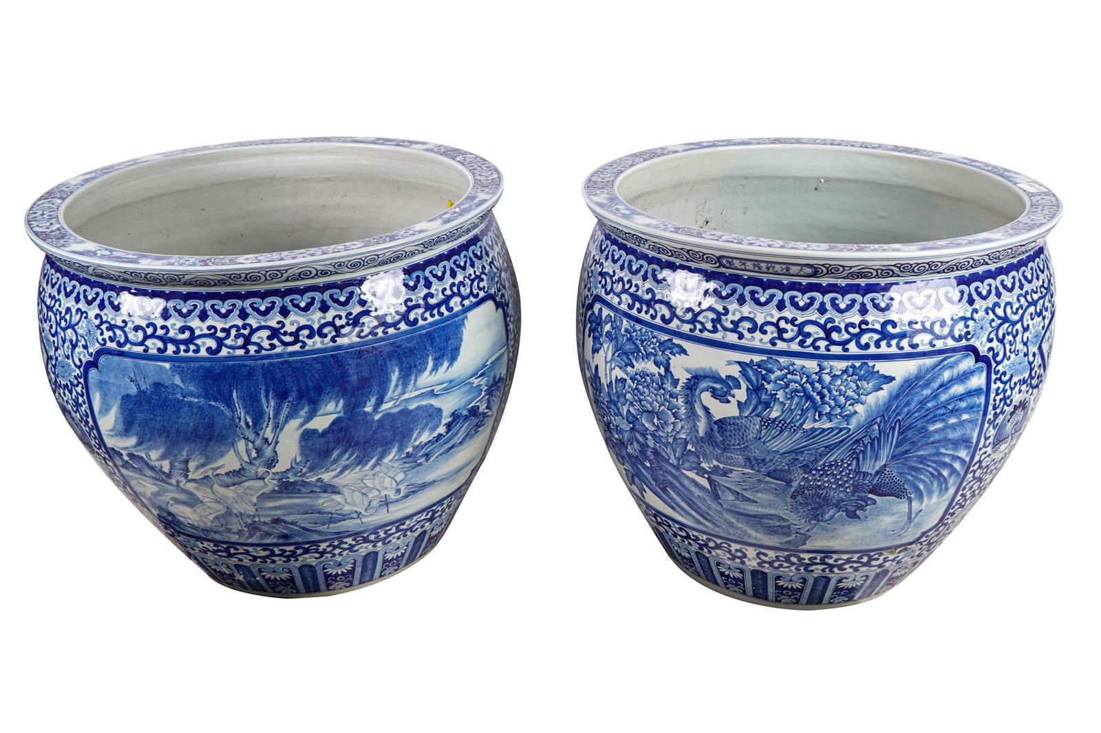PAIR OF LARGE BLUE & WHITE CHINESE URNS (1 of 10)