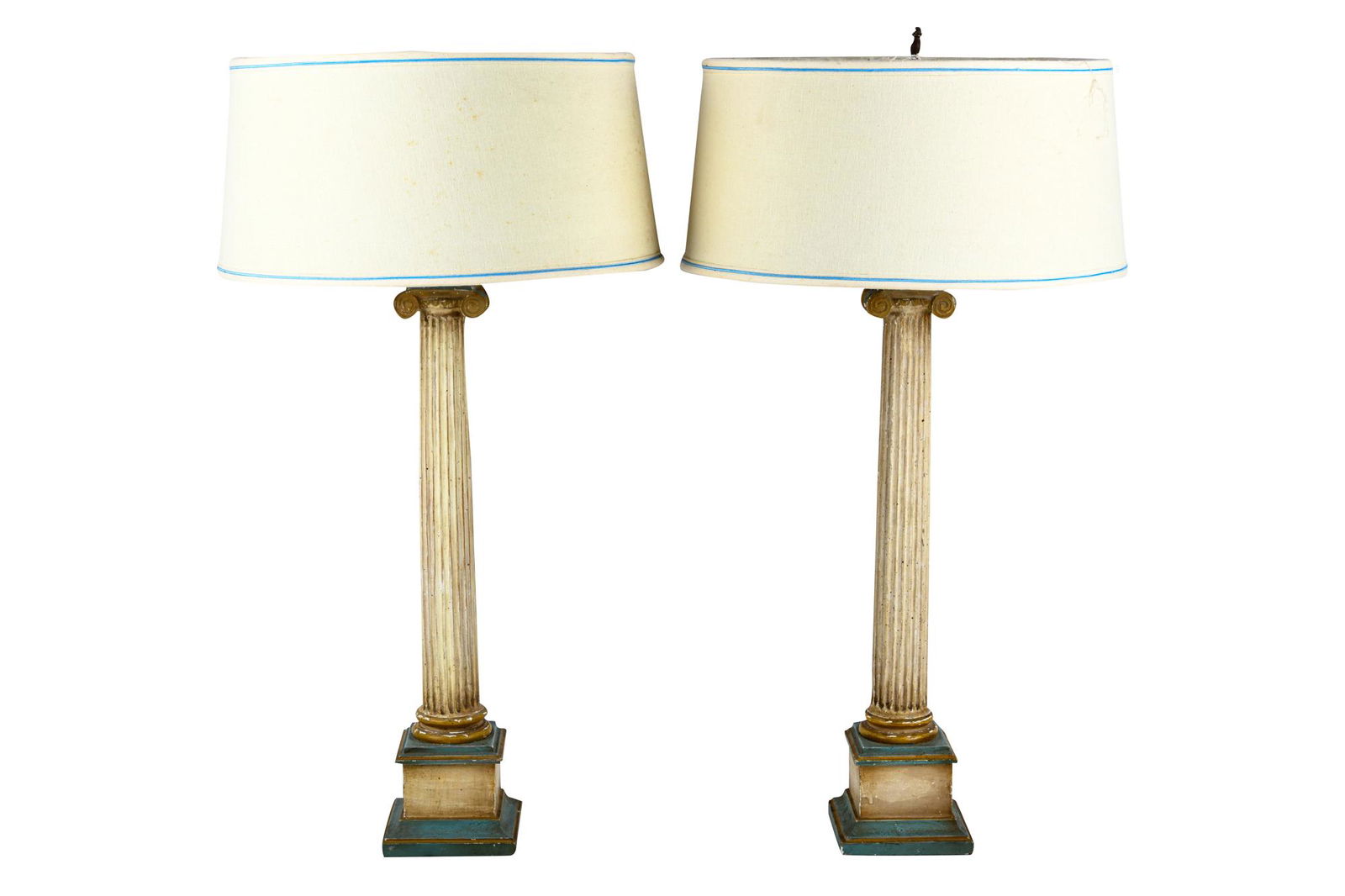 PAIR OF PAINTED WOOD COLUMN LAMPS (1 of 7)