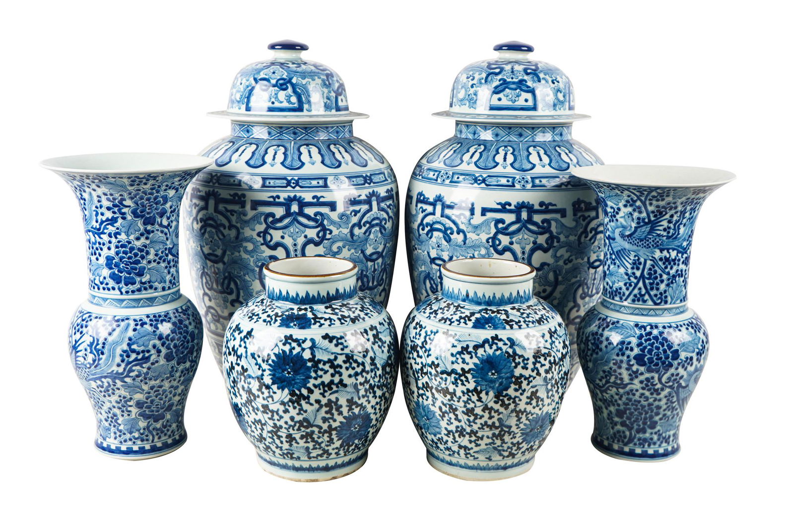 COLLECTION OF BLUE & WHITE CHINESE STYLE PORCELAIN (1 of 11)