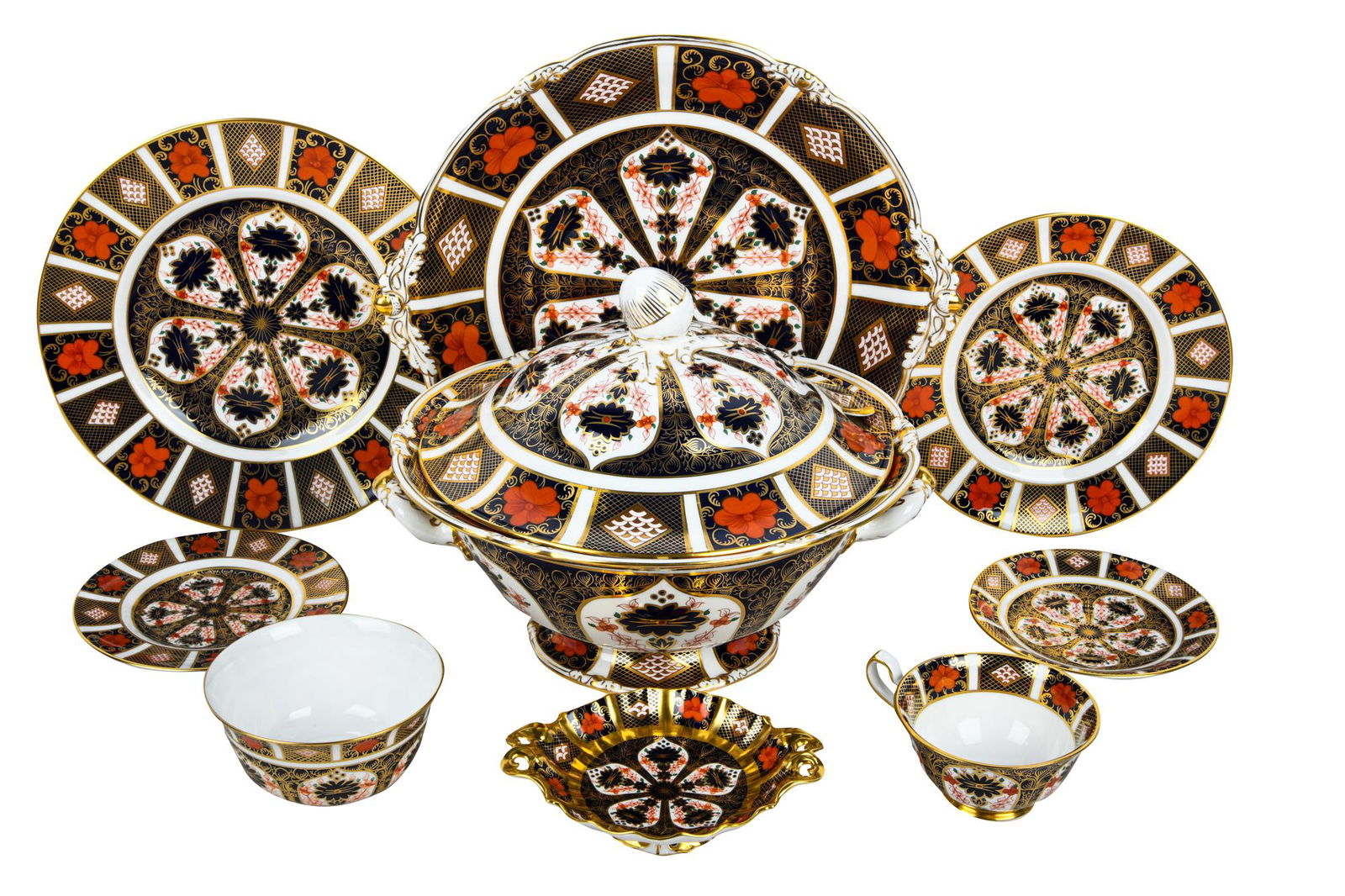 ROYAL CROWN DERBY PORCELAIN DINNER SERVICE (1 of 15)