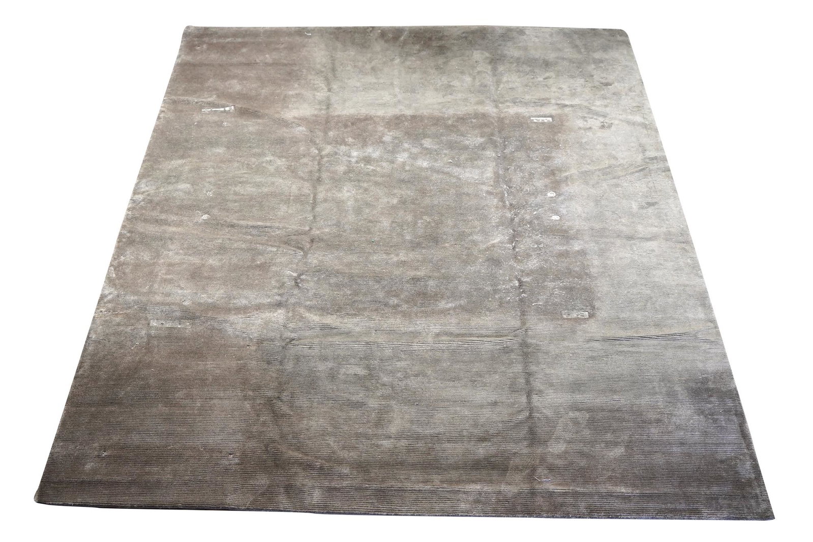 MODERN GRAY AREA RUG: Condition: with light edge wear and furniture marks throughout 13'10" x 10'