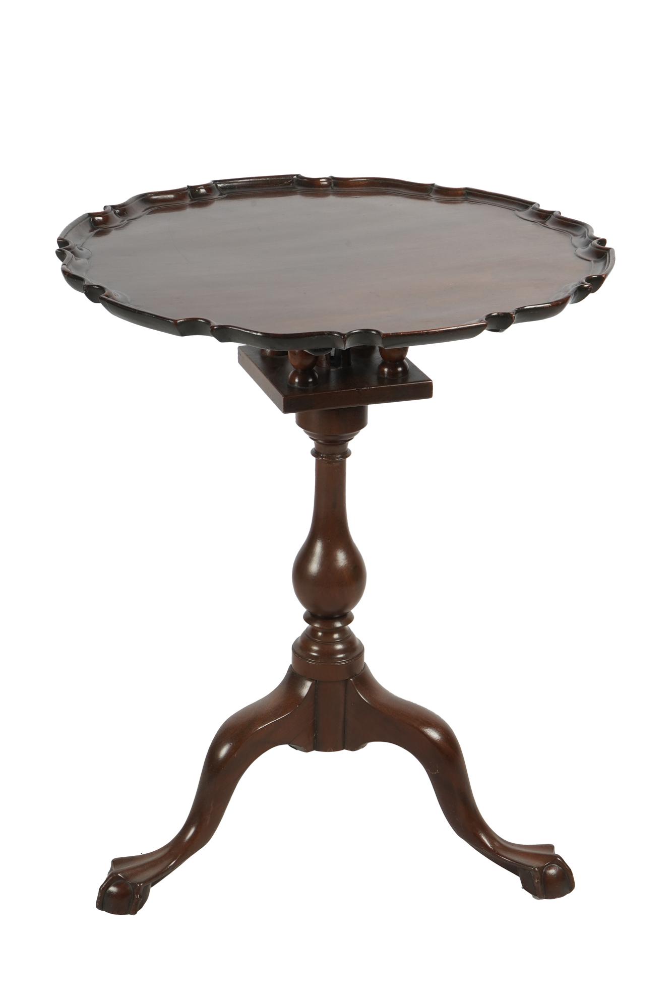 GEORGIAN STYLE MAHOGANY TILT-TOP TABLE (1 of 11)