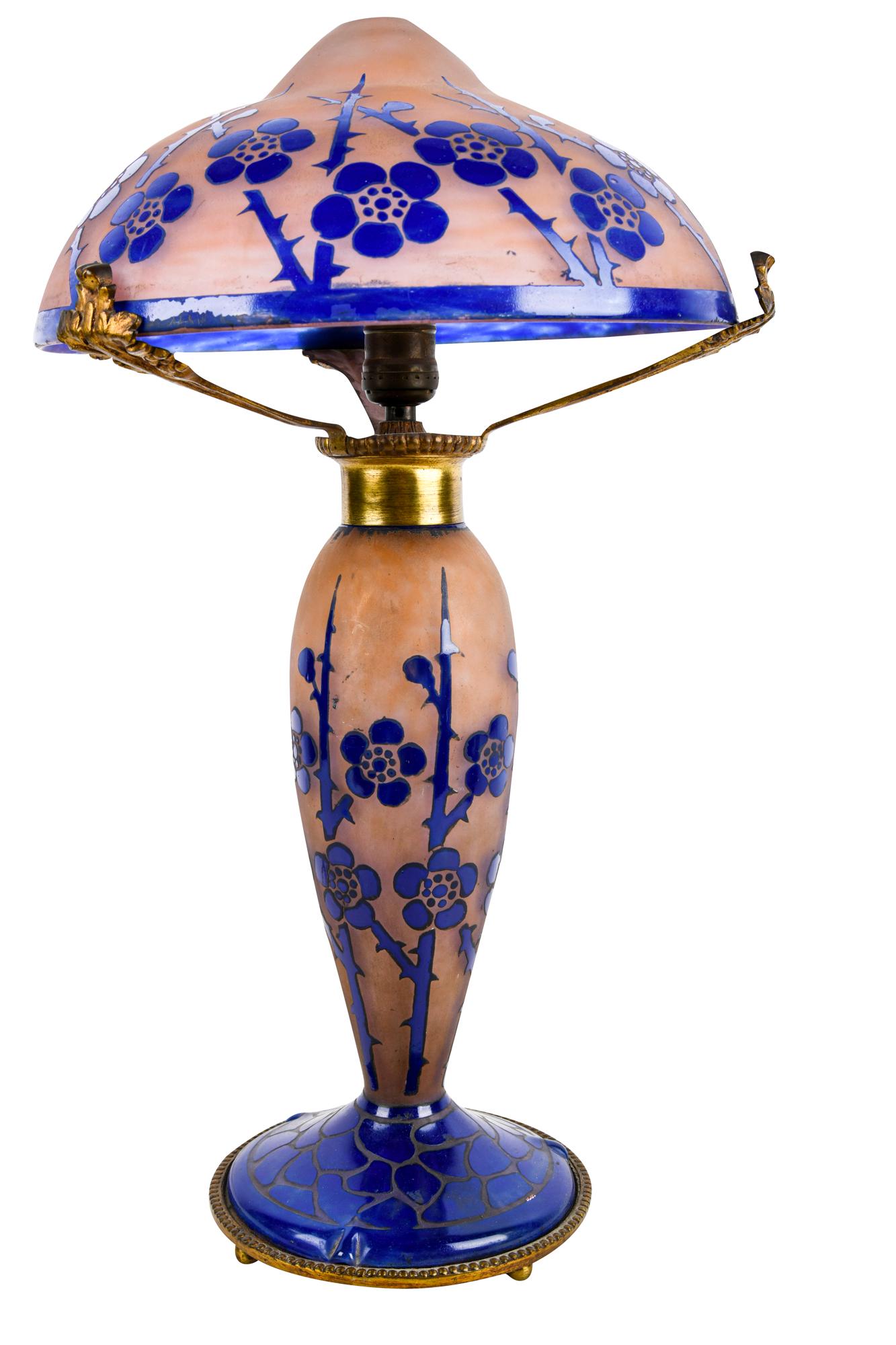 FLORAL GLASS TABLE LAMP (1 of 5)