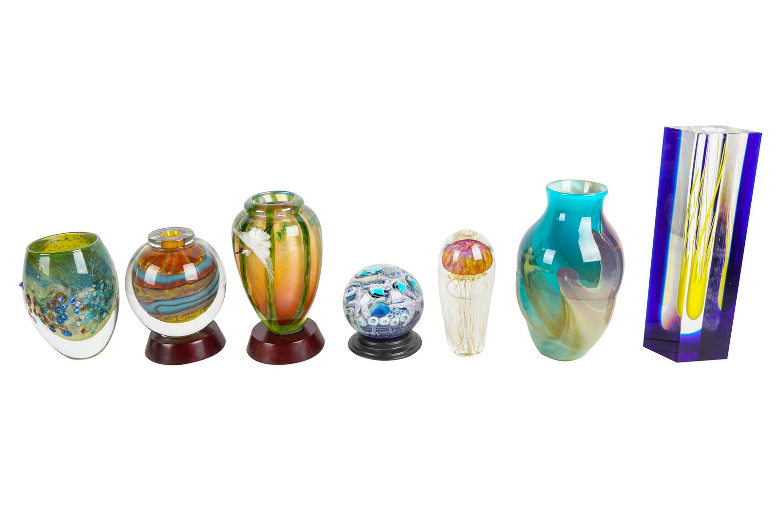 SEVEN ASSORTED ART GLASS OBJECTS (1 of 17)