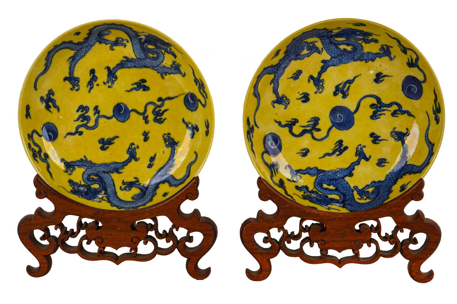 PAIR CHINESE KANG-XI YELLOW-GROUND PORCELAIN DISHES (1 of 7)