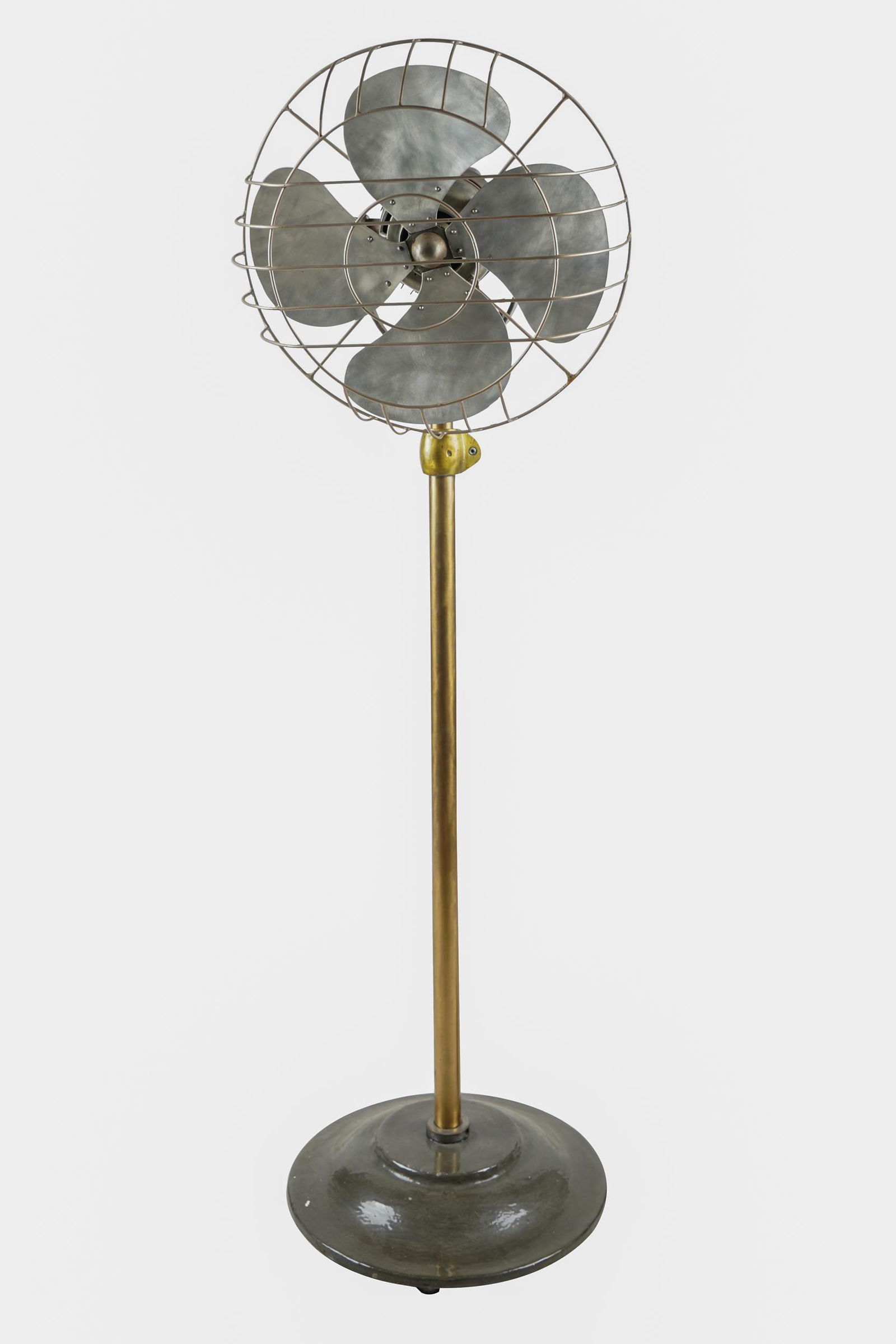 VINTAGE STANDING FAN (1 of 10)