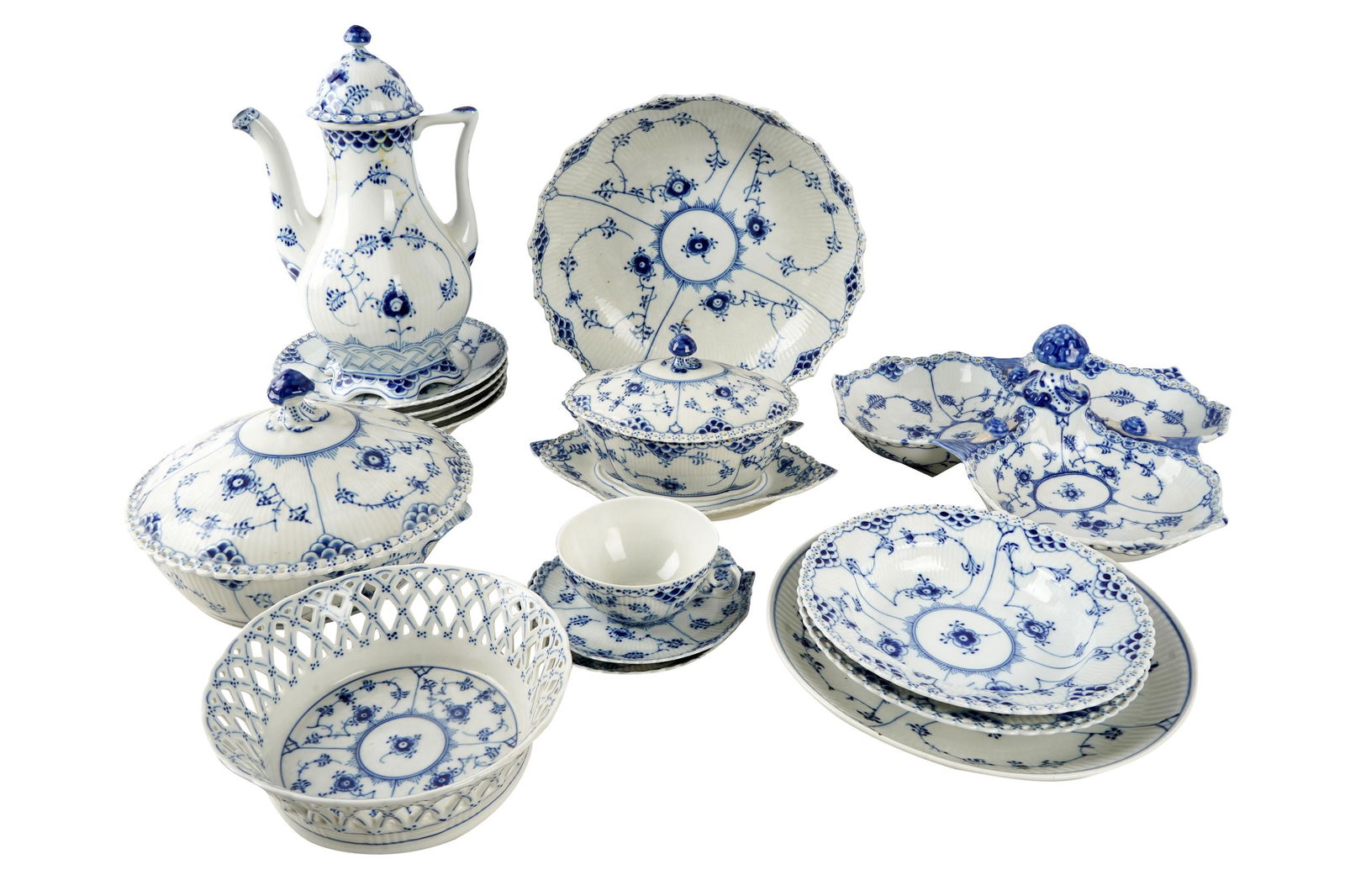 ROYAL COPENHAGEN ASSEMBLED PORCELAIN SERVICE (1 of 16)