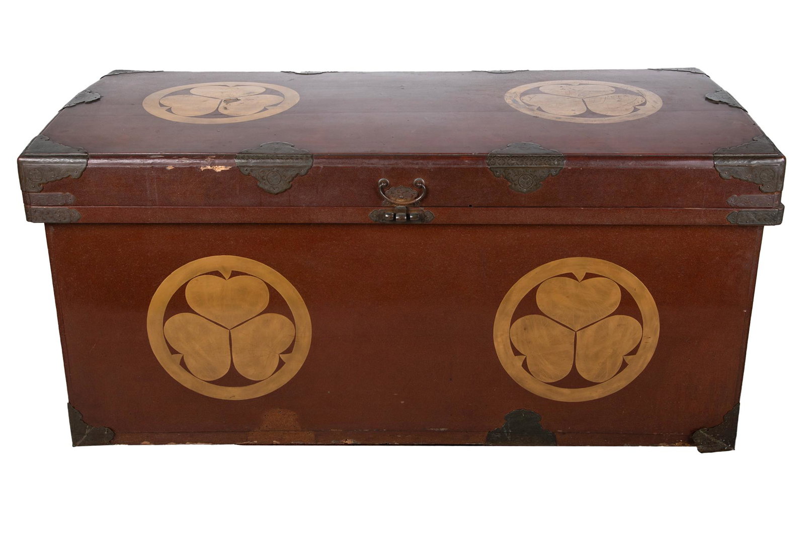 JAPANESE EDO STYLE LACQUERED TRAVELING CHEST: Condition: with cracks and loss to wood to front of base and throughout; loss to one metal mount to bottom base; loose mounts to bottom throughout; slight loss to gilt decoration at top Published: Dou