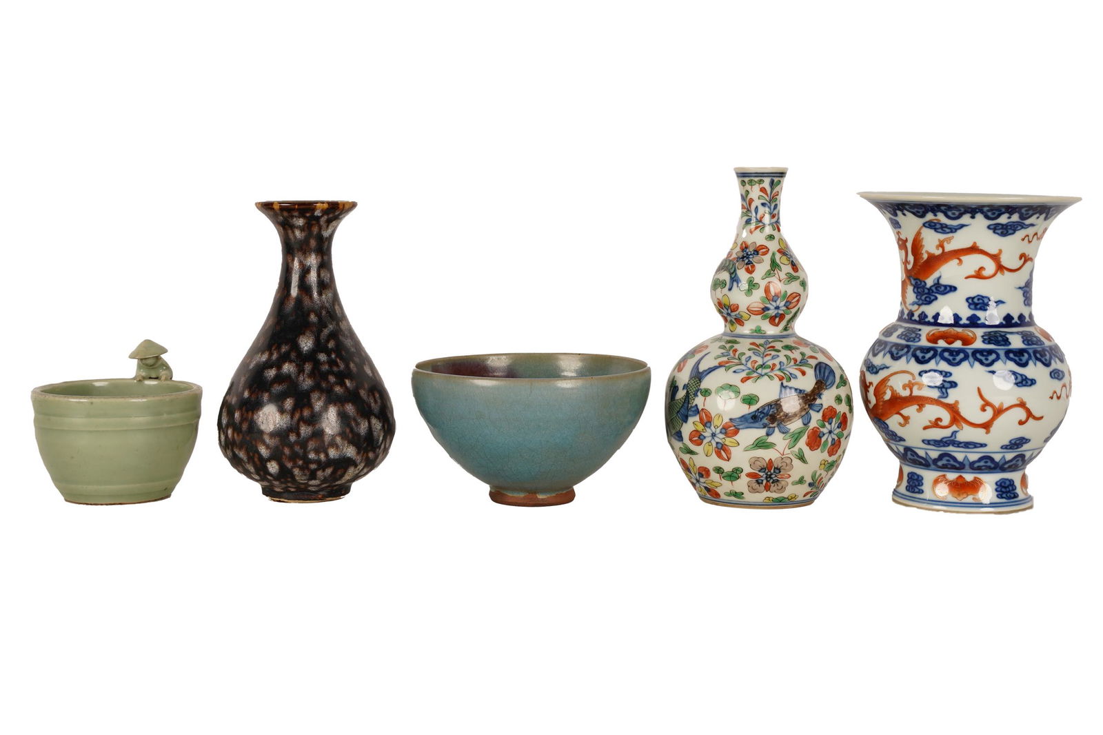 GROUP OF FIVE ASSORTED CHINESE CERAMICS (1 of 9)