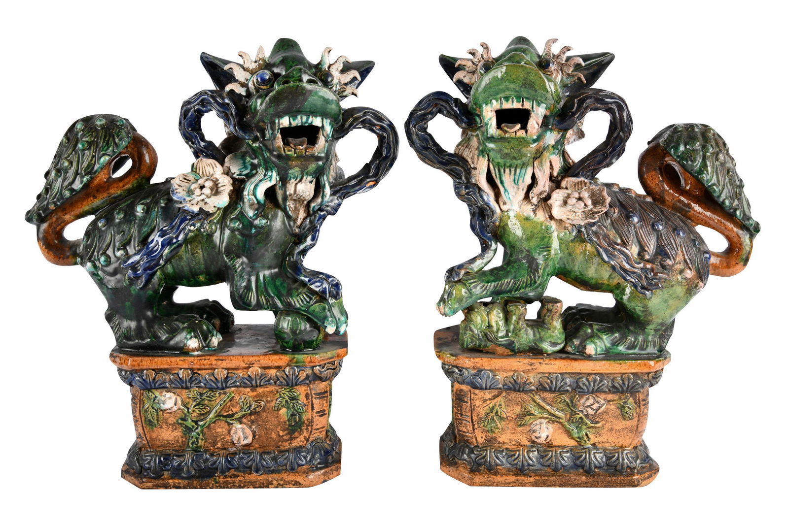 PAIR OF CHINESE CERAMIC FOO DOGS (1 of 9)