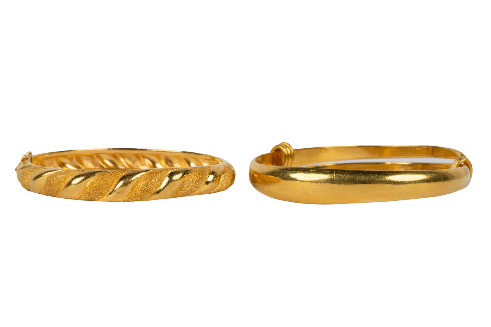 TWO HIGH KARAT YELLOW GOLD CHINESE BANGLES (1 of 13)