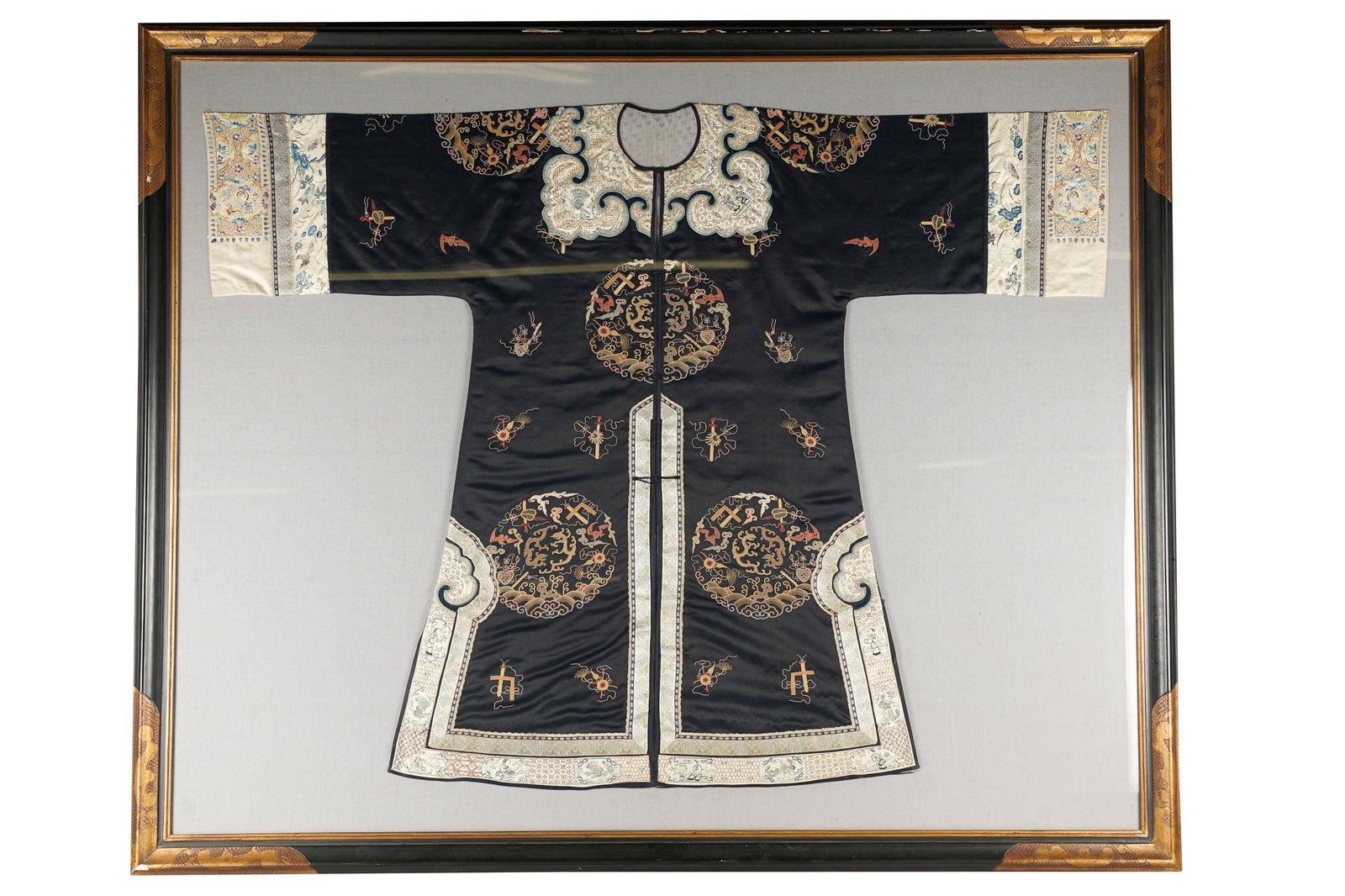 CHINESE EMBROIDERED SILK ROBE (1 of 14)