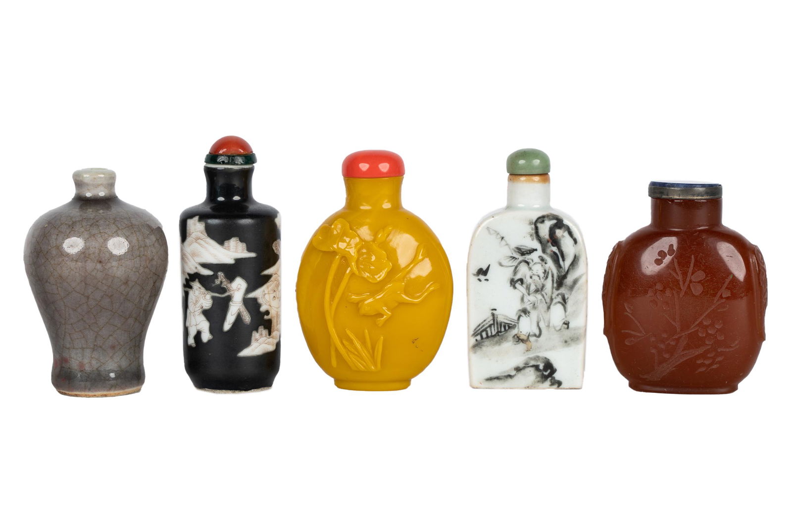 FIVE CHINESE SNUFF BOTTLES (1 of 17)